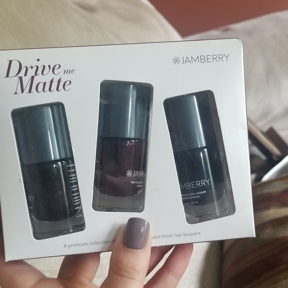 Jamberry Matte Lacquer - Picture 2 of 3
